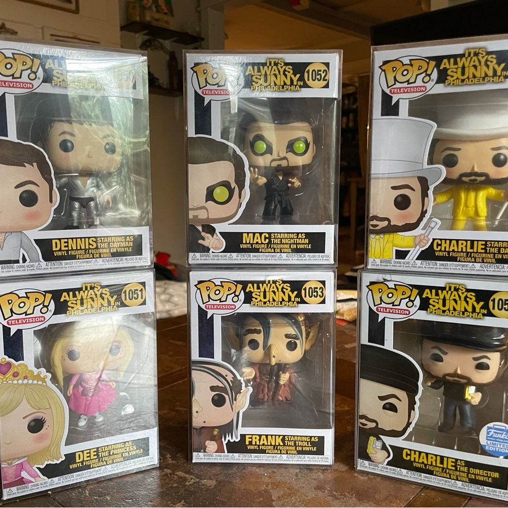 *COMPLETE SET* up for grabs is the always sunny funko pops